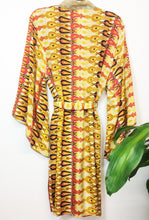 Load image into Gallery viewer, Vintage Sari Kimono Short
