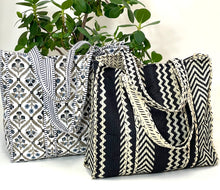 Load image into Gallery viewer, Blockprint Quilted Bag