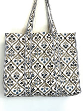 Load image into Gallery viewer, Blockprint Quilted Bag