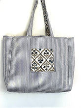 Load image into Gallery viewer, Blockprint Quilted Bag