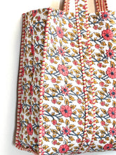 Load image into Gallery viewer, Blockprint Quilted Bag