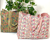 Load image into Gallery viewer, Blockprint Quilted Bag