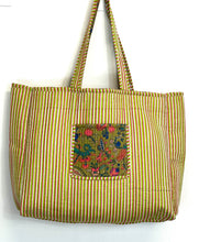 Load image into Gallery viewer, Blockprint Quilted Bag
