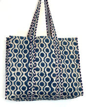 Load image into Gallery viewer, Blockprint Quilted Bag