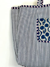 Load image into Gallery viewer, Blockprint Quilted Bag
