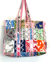 Load image into Gallery viewer, Blockprint Quilted Bag
