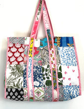 Load image into Gallery viewer, Blockprint Quilted Bag