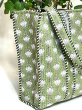 Load image into Gallery viewer, Blockprint Quilted Bag