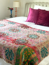 Load image into Gallery viewer, SUZANI Kantha