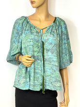 Load image into Gallery viewer, Bella Silk Top