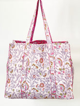 Load image into Gallery viewer, Blockprint Quilted Bag