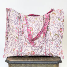 Load image into Gallery viewer, Blockprint Quilted Bag