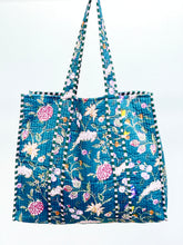 Load image into Gallery viewer, Blockprint Quilted Bag