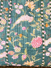 Load image into Gallery viewer, Blockprint Quilted Bag