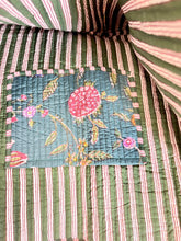 Load image into Gallery viewer, Blockprint Quilted Bag