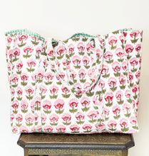 Load image into Gallery viewer, Blockprint Quilted Bag