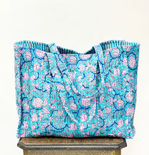 Load image into Gallery viewer, Blockprint Quilted Bag