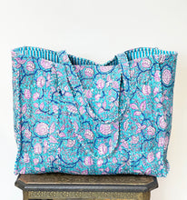 Load image into Gallery viewer, Blockprint Quilted Bag