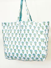 Load image into Gallery viewer, Blockprint Quilted Bag