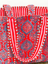 Load image into Gallery viewer, Velvet Quilted Bag