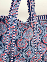 Load image into Gallery viewer, Velvet Quilted Bag