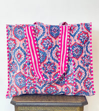 Load image into Gallery viewer, Velvet Quilted Bag
