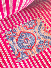 Load image into Gallery viewer, Velvet Quilted Bag