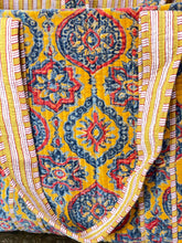 Load image into Gallery viewer, Velvet Quilted Bag