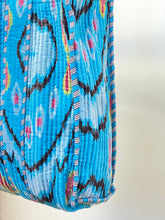 Load image into Gallery viewer, Velvet Quilted Bag