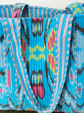 Load image into Gallery viewer, Velvet Quilted Bag