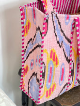 Load image into Gallery viewer, Velvet Quilted Bag