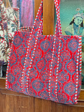 Load image into Gallery viewer, Velvet Quilted Bag