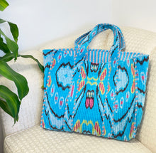 Load image into Gallery viewer, Velvet Quilted Bag