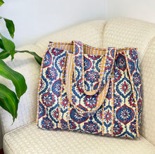 Load image into Gallery viewer, Velvet Quilted Bag