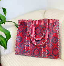 Load image into Gallery viewer, Velvet Quilted Bag