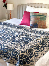 Load image into Gallery viewer, SUZANI Throw