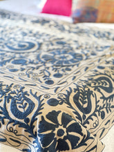 Load image into Gallery viewer, SUZANI Throw