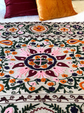 Load image into Gallery viewer, SUZANI Throw