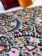 Load image into Gallery viewer, SUZANI Throw