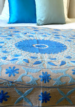 Load image into Gallery viewer, SUZANI Throw