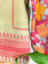 Load image into Gallery viewer, Kantha Jacket Short S/M
