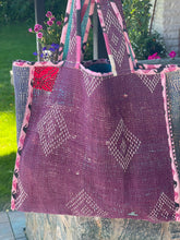 Load image into Gallery viewer, Sari Kantha Tote Bag