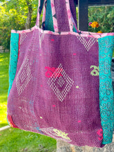 Load image into Gallery viewer, Sari Kantha Tote Bag