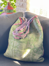 Load image into Gallery viewer, Sari Kantha Tote Bag