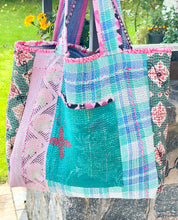 Load image into Gallery viewer, Sari Kantha Tote Bag