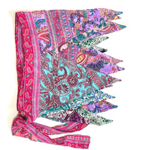 Load image into Gallery viewer, Sari Bunting