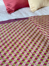 Load image into Gallery viewer, Vintage Sari kantha Quilt