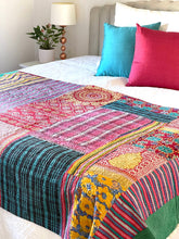 Load image into Gallery viewer, Vintage Sari Kantha Qult