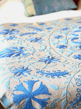 Load image into Gallery viewer, SUZANI Throw