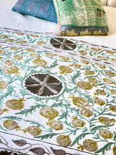 Load image into Gallery viewer, SUZANI Throw